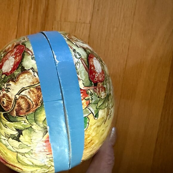 Echt Erzgebirge German Peter Rabbit Cardboard Container Easter Egg - Picture 11 of 16